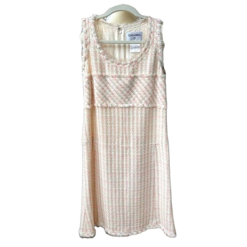 Authenticated Chanel Vintage 2004 PINK/CREAM Tweed Multicolor Dress Size 36 - Picture 1 of 11